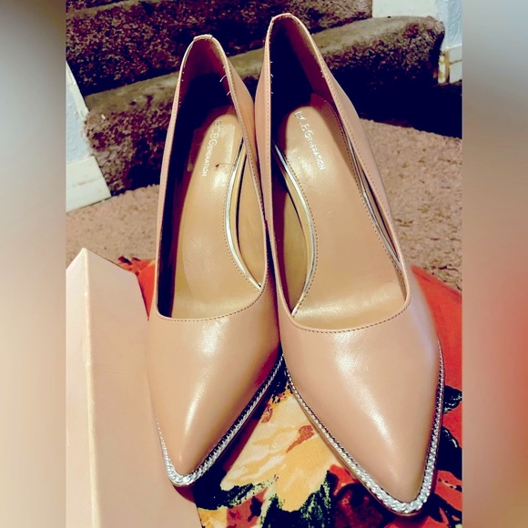 Summer blouses, summer dress and romper with 2-3 inch high-heel shoes - Picture 2 of 16